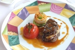 お皿も自分でデザインする河野シェフの料理へのこだわりを感じて