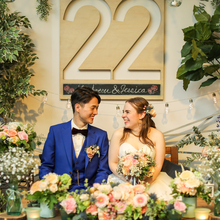 グリーンが映える店内でフォトジェニックなパーティを。