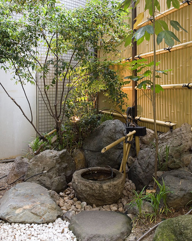 箱庭の見えるお席もございます。