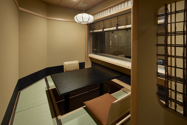 京都の街の名が付いた個室京都の街の名が付いた個室全6部屋の完全個室をご用意しております。
