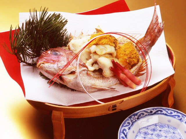 鯛金銀焼　赤飯　稲穂　いくら卸し　紅白なます鯛金銀焼お慶びの席に欠かせない、鯛を使用した祝い膳をご用意いたします。