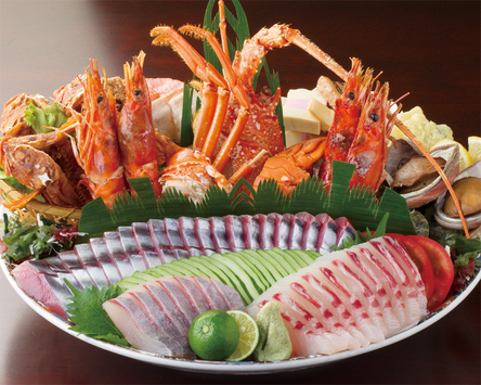 土佐のハレの日を飾る皿鉢（さわち）料理
