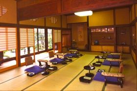 中庭に面する閑静なお部屋、霞月楼の中でも最も歴史深いお部屋