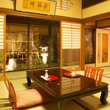 東郷平八郎の書が掛かる趣深いお部屋
