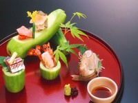 会席料理は全９品目、培われる伝統の技をご堪能下さい