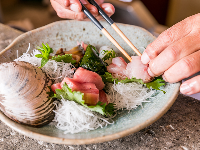 和食一筋40年の職人が作る絶品和食和食を究めて40年。確かな腕を持つ料理長・小林が作る珠玉の和食をご堪能ください。