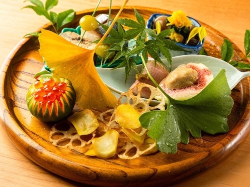 料理に合うお飲み物をお選びいただけます。