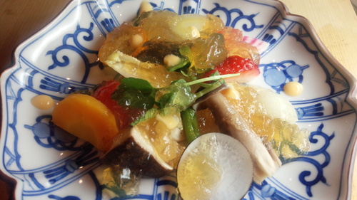 小さいお店ならではの行き届いたサービスとお料理。