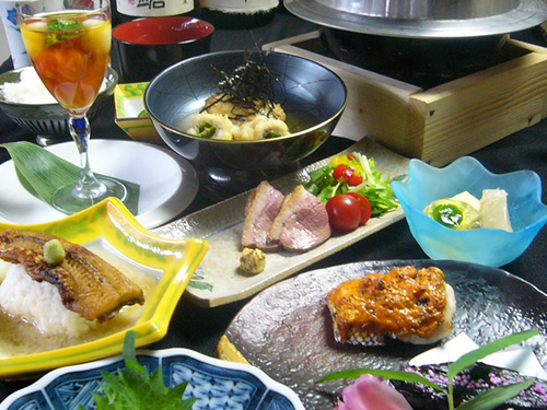四季の彩り感じる会席料理