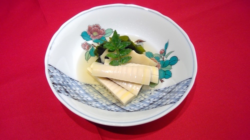 炊合せ一例　　若竹煮