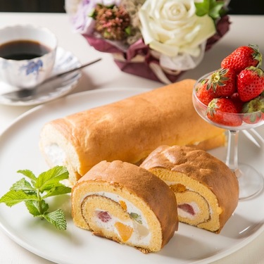 自家製ロールケーキ
