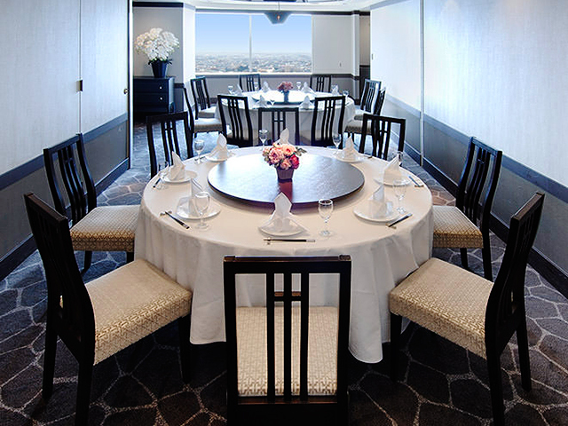特別個室　【金龍＋孔雀】最大20名様までご利用可能。ご家族･ご親族同士でのお食事会にも最適なお部屋。