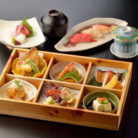 お昼は会席以外のお膳のランチメニューも豊富